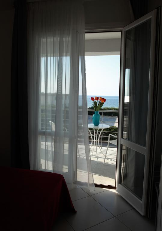 Brezza Di Grecale Aparthotel 2*